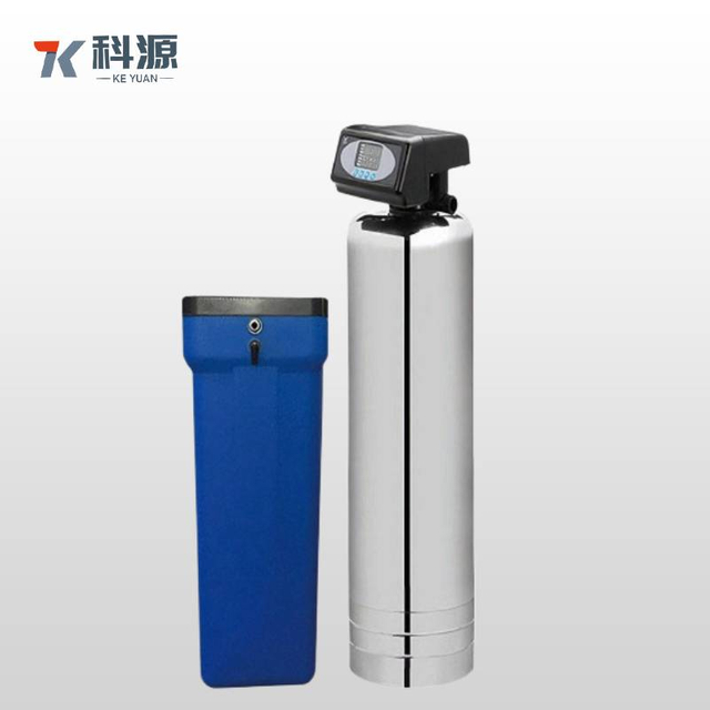 Бак-умягчитель из санитарной нержавеющей стали с пищевой смолой и возможностью безразборной мойки для пищевой промышленности и производства напитков